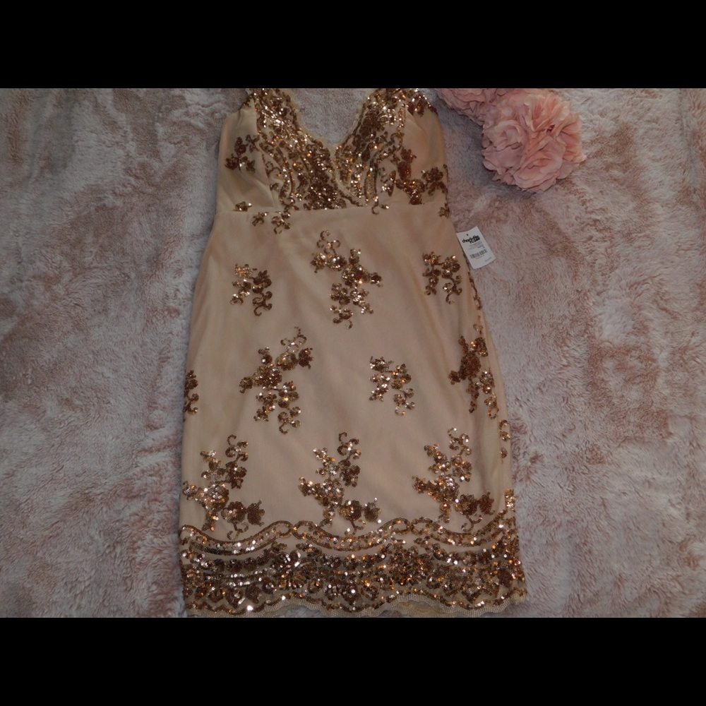 Fitted Fashion Dress!